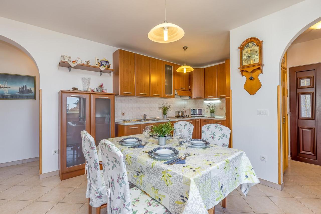 Apartment Complex Silva Rovinj Exterior photo